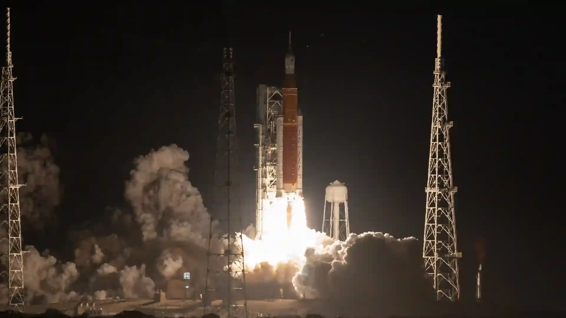 Artemis 1 soars up, igniting the dream of lunar exploration 50 years after Apollo