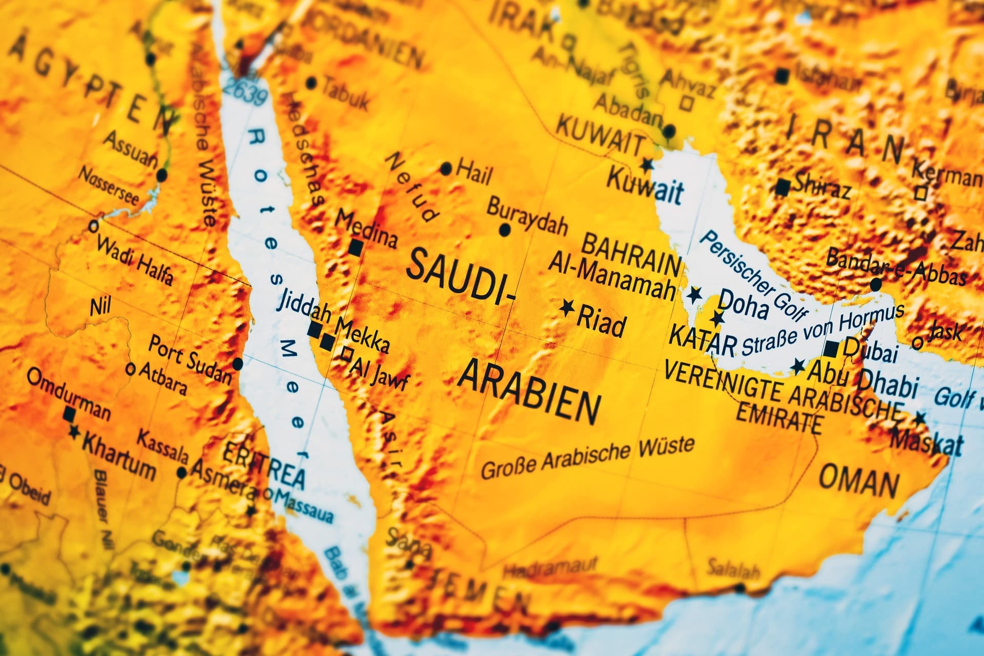 Saudi Arabia and Oman Sign 13 Investment Agreements of Value exceeding SAR 1bn