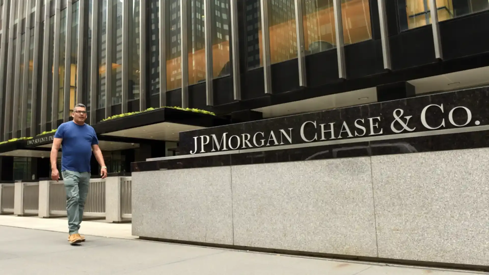 JPMorgan’s Drive for 15% of US Deposits and Credit Card Dominance