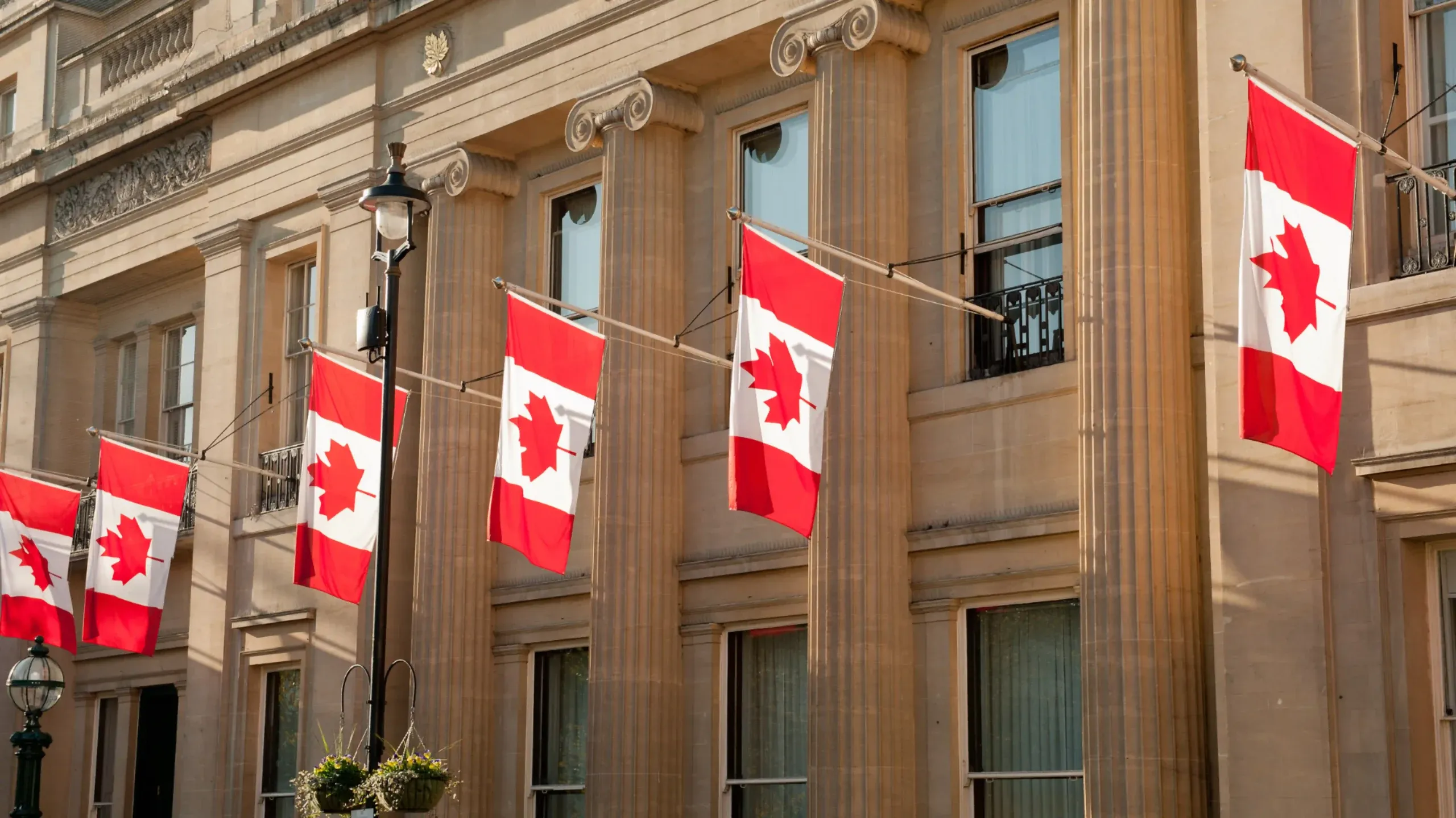 Canada’s Resilience to Interest Rate Hikes: What’s Behind the Strength?