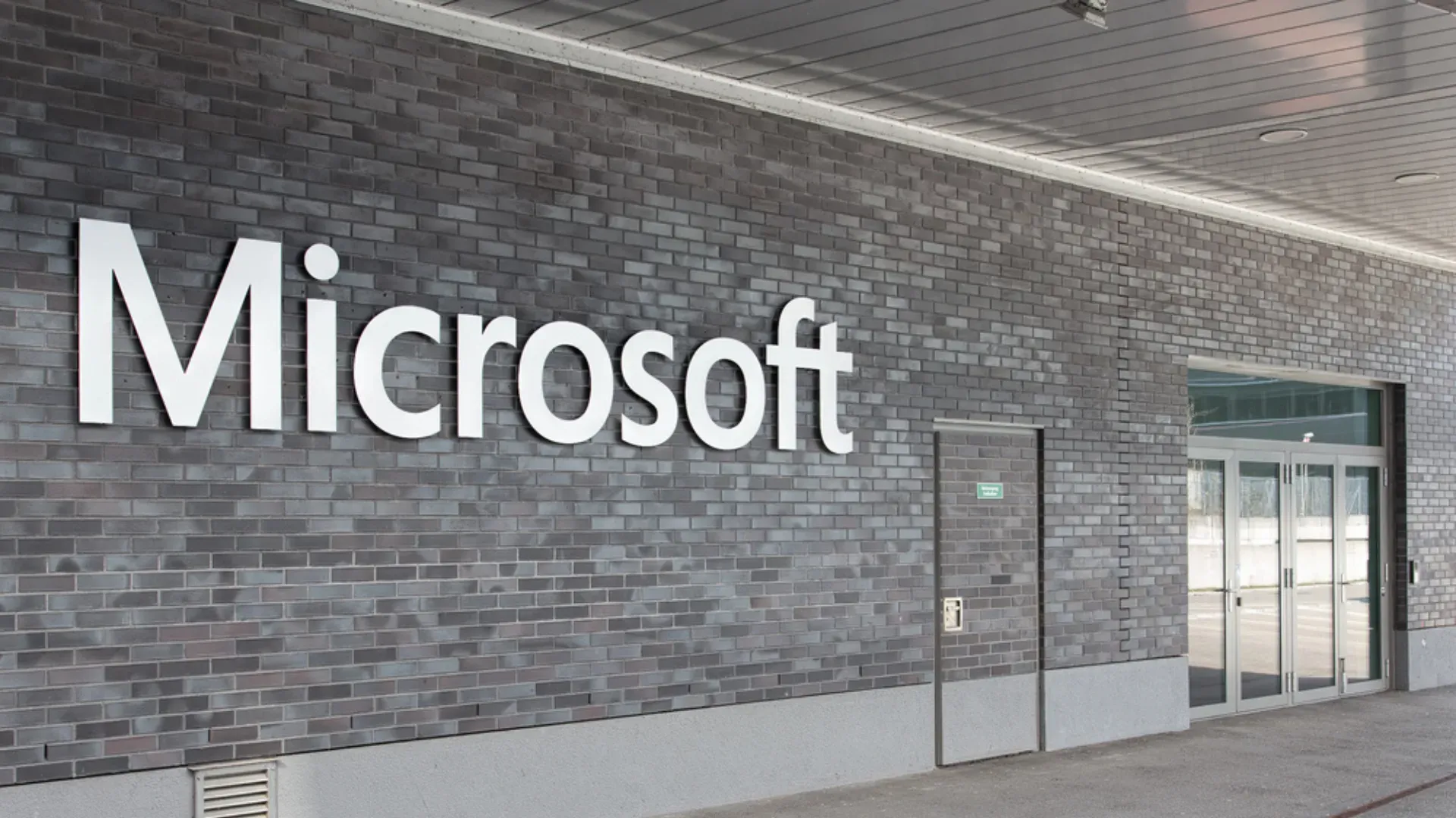 Microsoft Walks Away from Data Centre Projects in the US and Europe
