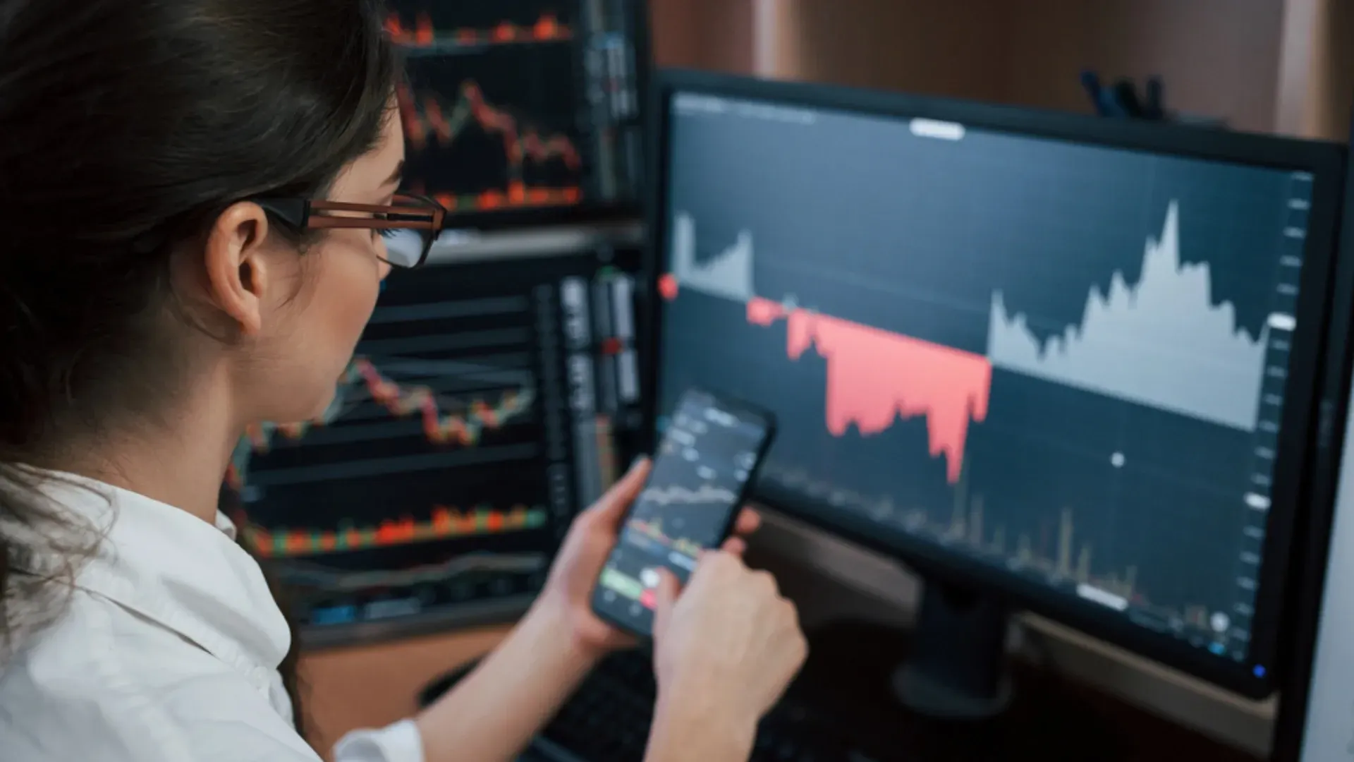 Why US Companies Are Stockpiling Cash in 2026: Preparing for the Next Global Slowdown?