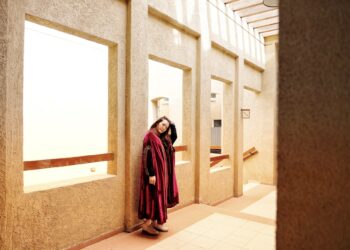 Women in Arabic traditional costume