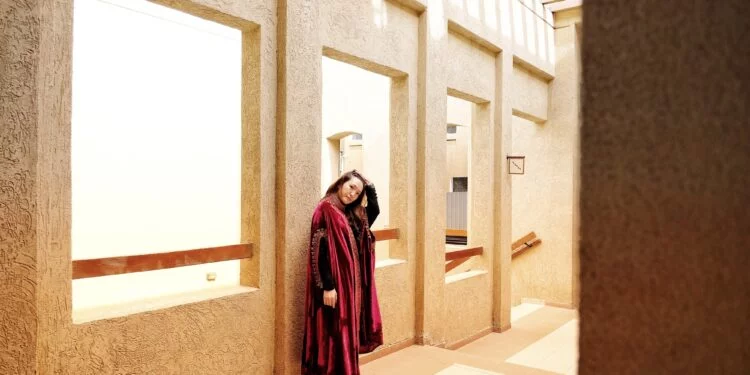 Women in Arabic traditional costume