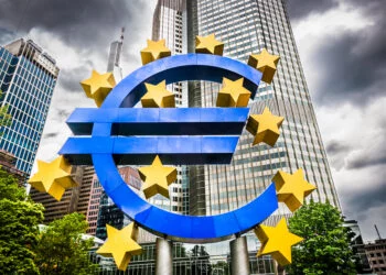 Investors Eye Towards the West as European Bank EFTs Lose