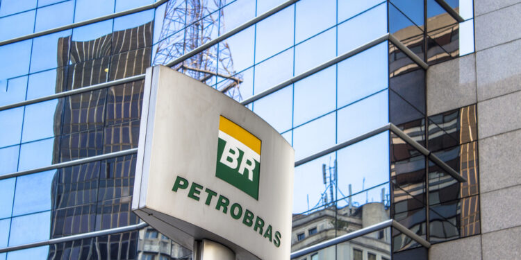 Petrobras Emphasizes Carbon Cuts as Equinor Considers Offshore Renewables