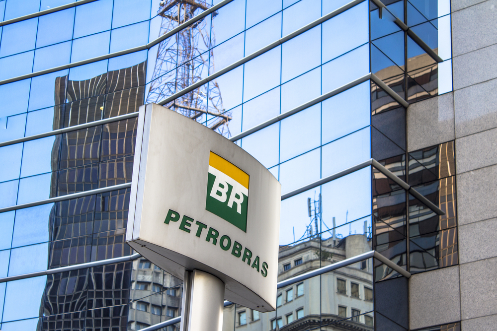 Petrobras Emphasizes Carbon Cuts as Equinor Considers Offshore Renewables