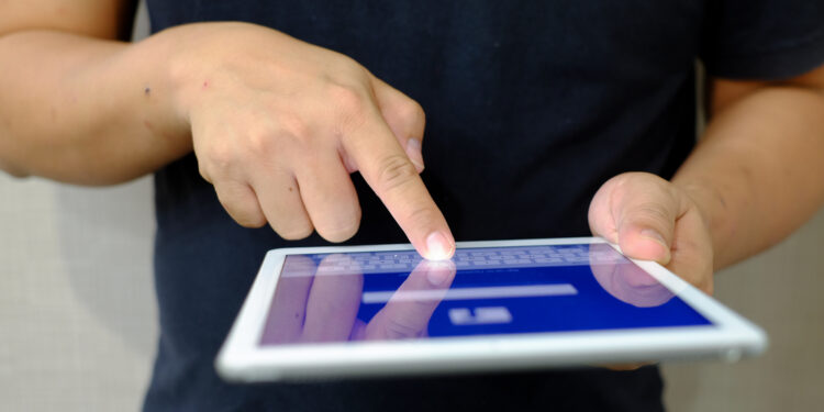 Facebook News Launches in the U.K. With New Local and National Partnerships