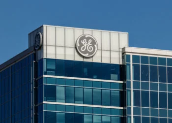 General Electric Close $30 Billion Deal with AerCap