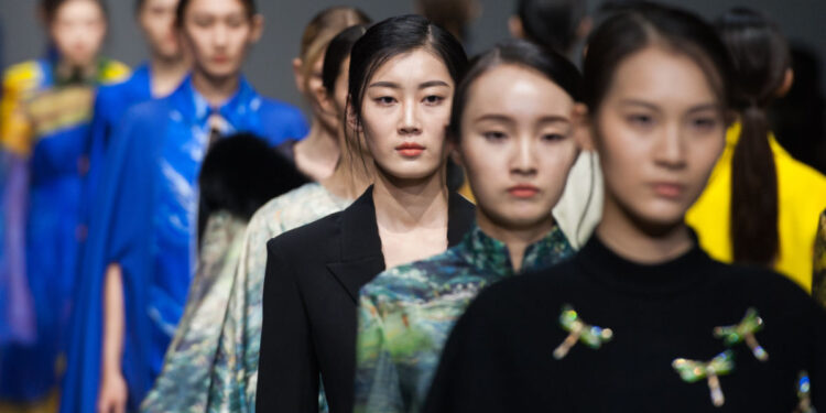 Shanghai Fashion Week Emerges Stronger with Live Streaming for Fall 2021 1 Shanghai Fashion Week Emerges Stronger with Live Streaming for Fall 2021