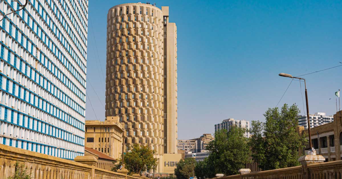 Picture of the majestic HBL Plaza in Karachi 