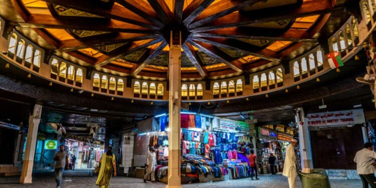 Shopping malls in Oman to accept only cashless transactions from 2022