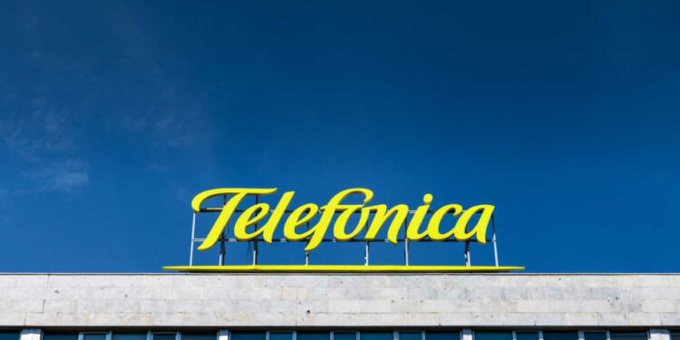Telefónica supersedes old technology with recycled optic fiber cables, rises with an eco-friendly consciousness