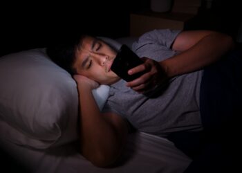 Facebook outage and whistleblower interview causes 5% recession of shares