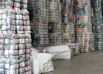Saudi charitable organizations endorse Vision 2030 sustainability goals through recycled clothing