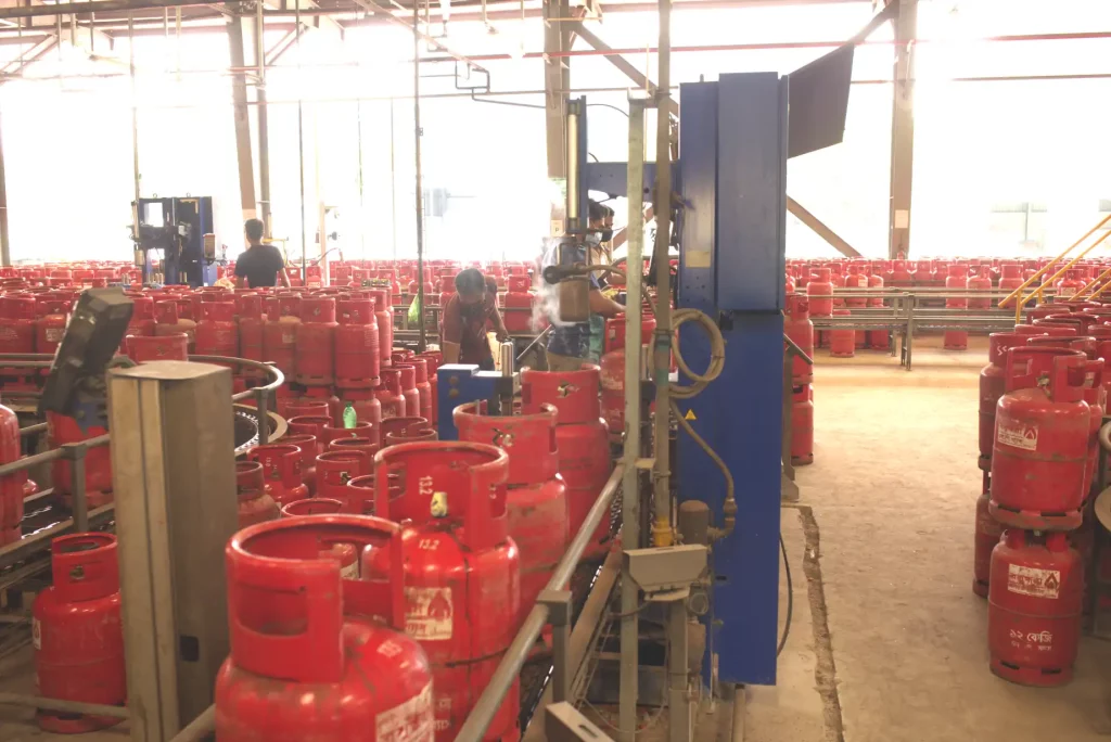 Pioneering Producers of Liquefied Petroleum Gas in Bangladesh: Bashundhara LPG 3 Pioneering Producers of Liquefied Petroleum Gas in Bangladesh: Bashundhara LPG