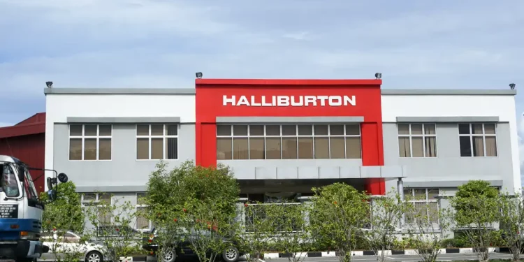 Halliburton and Exxon to buy a stake from West Qurna-1 oil field in Iraq
