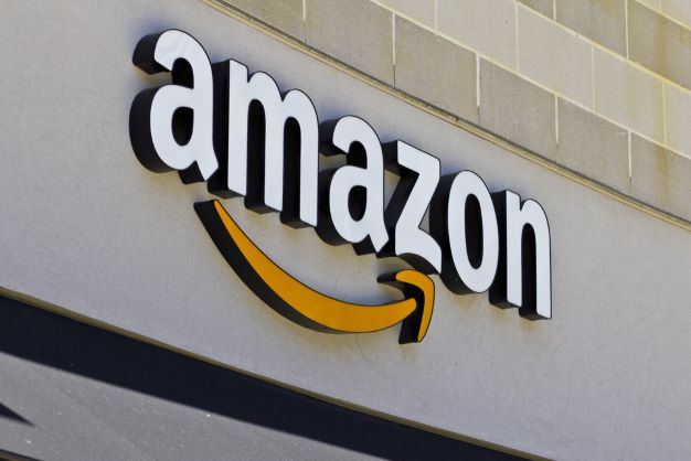 Amazon Inc. reinstates cloud services after a fleeting power outage in December 2021