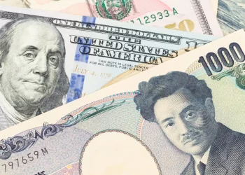 Yen closes higher at JPY 114.43 per dollar; Dollar slithers despite US Treasury yields