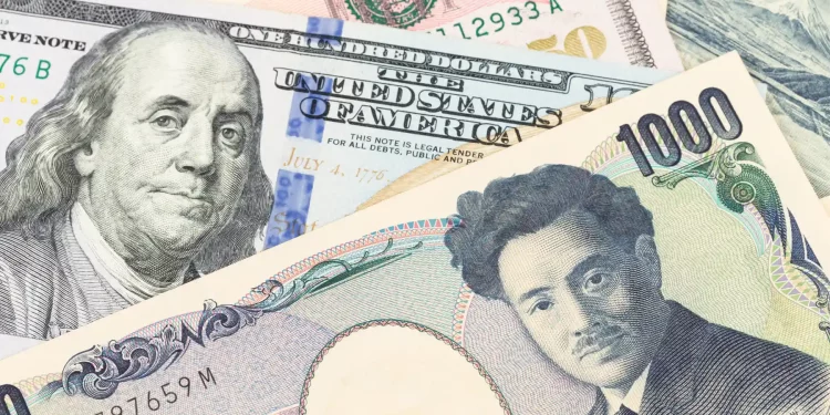 Yen closes higher at JPY 114.43 per dollar; Dollar slithers despite US Treasury yields