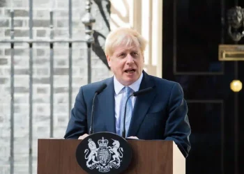 Boris Johnson to declare new-fangled covid regulations; 95-year-old Queen covid positive