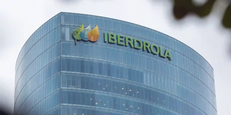 Iberdrola and CAF to collaborate to bring green hydrogen in Spanish rail transport in April 2022