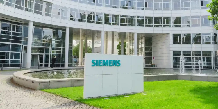Siemens will sell its logistics arm’s mail and parcel faction to Koerber AG for EUR 1.15 billion
