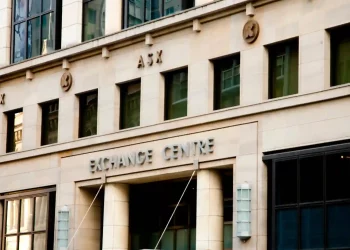 Australian stocks fall lower amidst worldwide sell-off; ASX 200 witnesses AUD 50 billion incineration