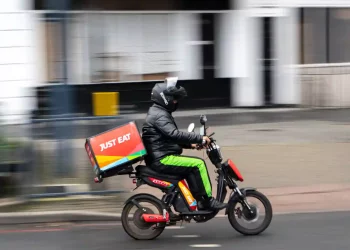 Valencia: Just Eat to omit hiring its delivery men by ETT in 2022