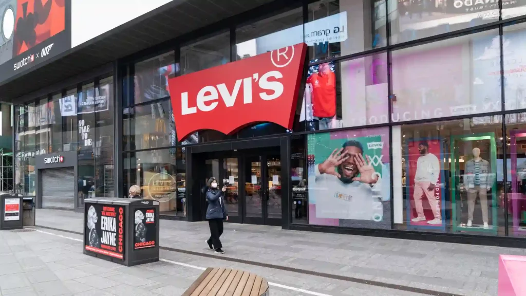 Levi Strauss hikes dividend as second-quarter earnings exceed expectations in new 2022 estimates