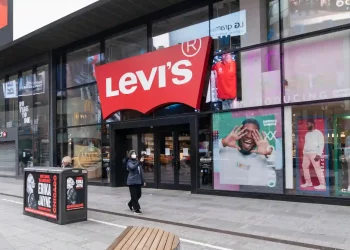 Levi Strauss hikes dividend as second-quarter earnings exceed expectations in new 2022 estimates