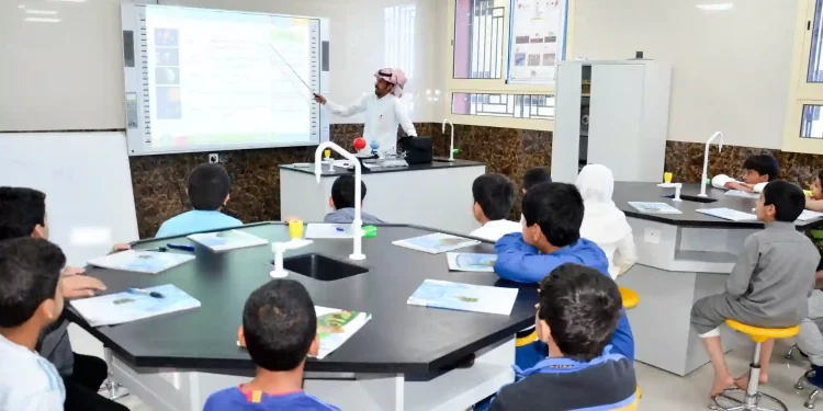 Saudi Arabia: Shura Council asks Ministry of education to reconsider the new 3-semester system in 2022