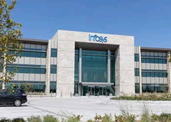 Infosys profit ascends 3.2% in Q1, Revenue leaps 23.6%