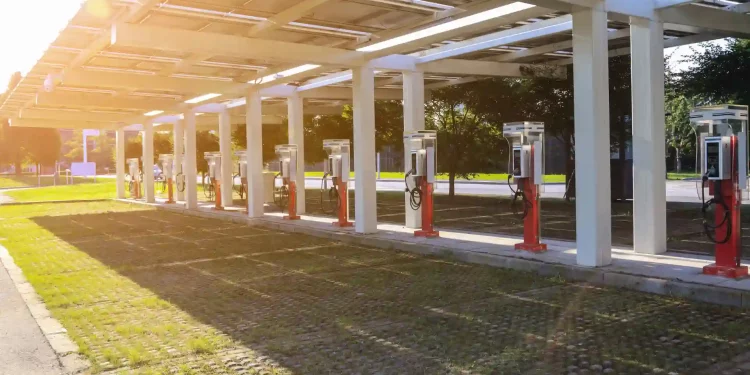 Europe: New Oxford Energy Super Hub Adept to Operate 42 Vehicles at Once