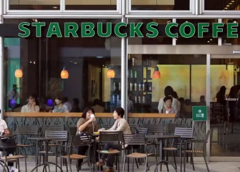 Starbucks net revenue at USD8.15 billion despite hit to China business