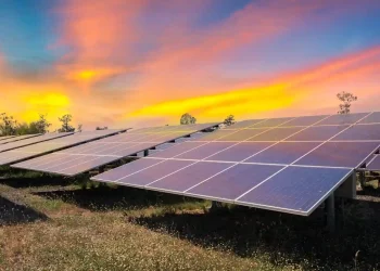 Solar mini grids could provide power to half a billion people by 2030 with the right steps, says World Bank