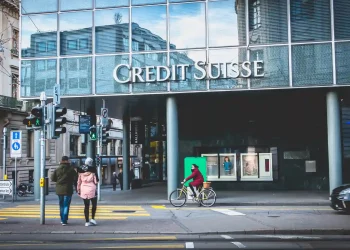 Credit Suisse shares fall 10% in Zurich Trading hitting a record low