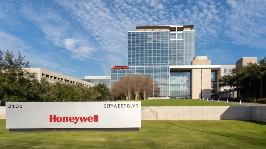 Honeywell announces the deployment of its Industry-Leading End-To-End Team Member and Customer Experiences to Tractor Supply Company
