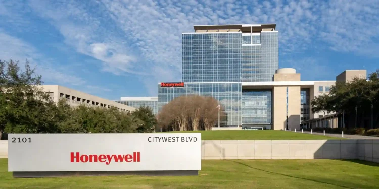 Honeywell announces the deployment of its Industry-Leading End-To-End Team Member and Customer Experiences to Tractor Supply Company