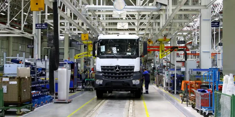 Mercedes-Benz and Microsoft work in partnership to make vehicle production more efficient, resilient, and sustainable