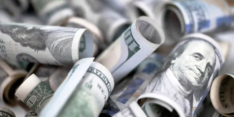 Dollar stabilizes as China Covid cases persist, inviting stricter curbs