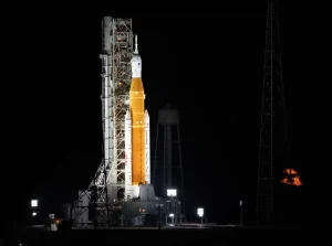 Artemis 1 soars up, igniting the dream of lunar exploration 50 years after Apollo 2 Artemis 1 soars up, igniting the dream of lunar exploration 50 years after Apollo (Photo Credit: NASAJoel Kowsky)