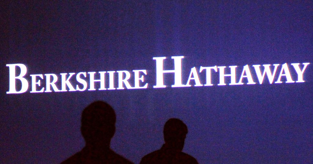 Berkshire Hathaway Operating Earnings Surges by 20%, Buybacks Total $1.1 Billion