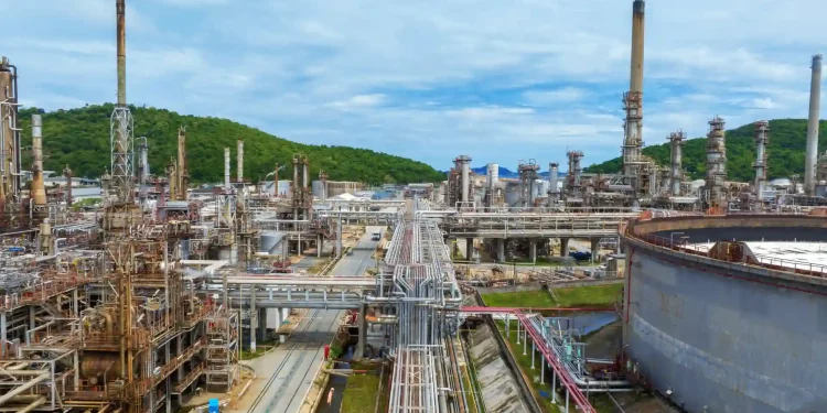 Trafigura secures $3 billion loan facility for German gas supply