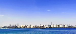 Saudi Arabia Lowers Crude Prices For Asia, Not For the US 2 Oil storage tank