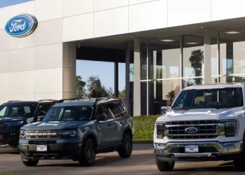 Ford’s Electric Vehicle Unit Forecasts $3 Billion Loss in 2023