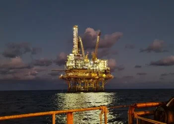 Offshore oil rig