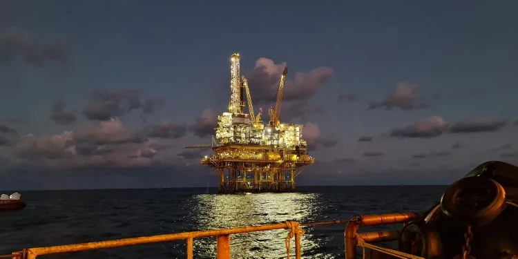 Offshore oil rig
