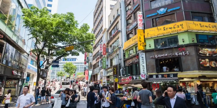 Why the South Korean economy is outperforming Japan?
