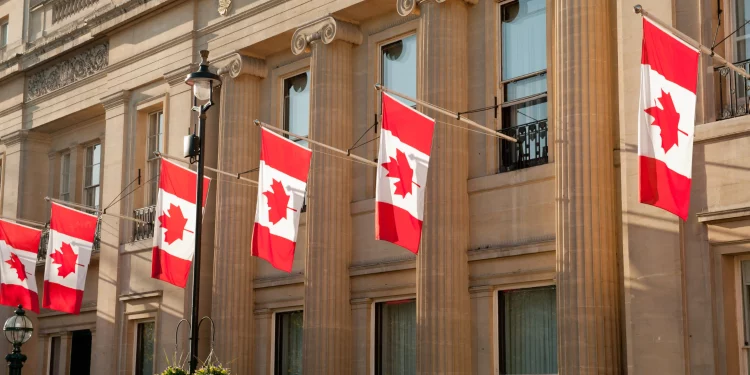 Canada's Resilience to Interest Rate Hikes: What's Behind the Strength?